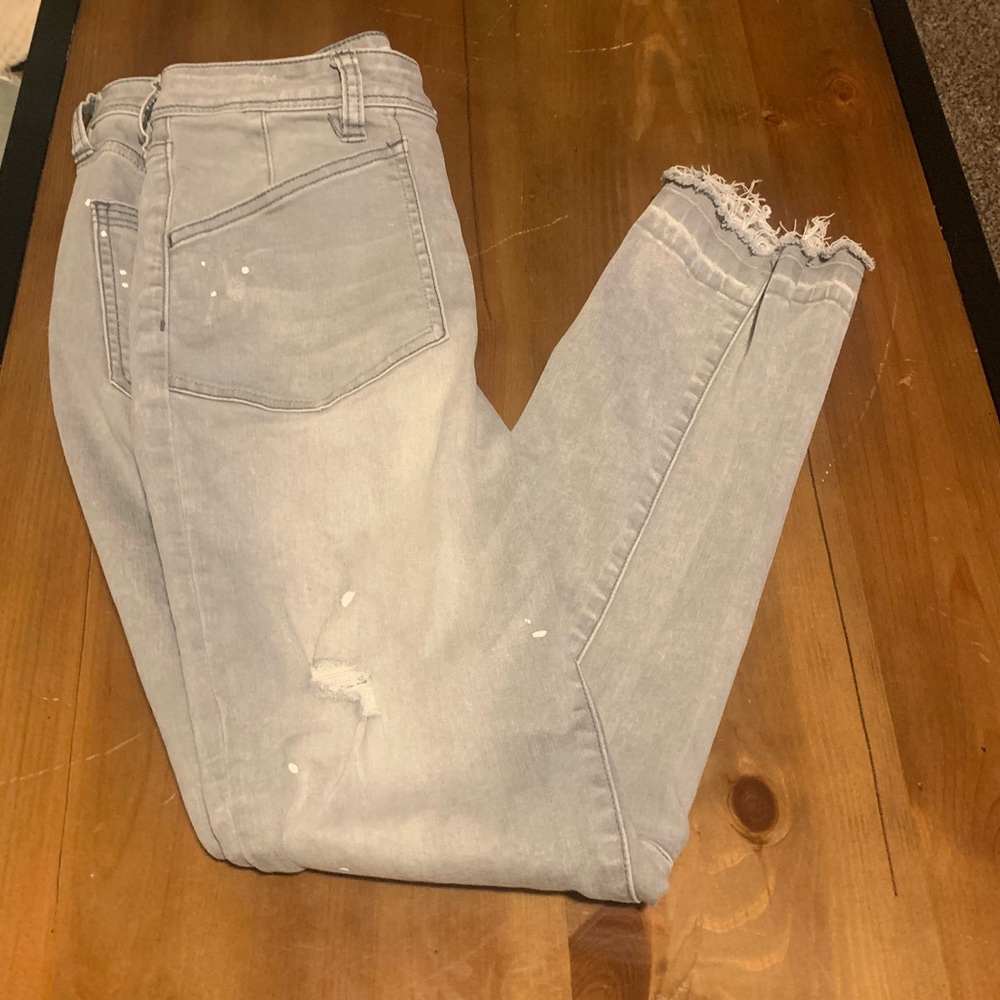 Free People painter jeans. Size 31 runs smaller in my opinion but stretch